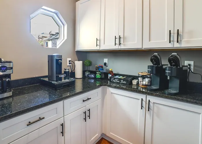 Family-friendly Shadyside Gem Near Dtwn Holiday home