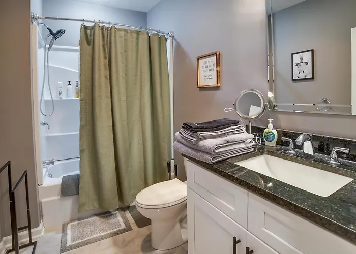 Family-friendly Shadyside Gem Near Dtwn
