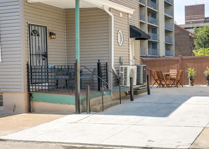 Family-friendly Shadyside Gem Near Dtwn Holiday home Pittsburgh