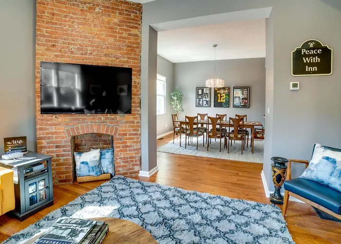 Family-friendly Shadyside Gem Near Dtwn Holiday home *